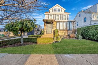 32 Everett, Lynbrook, NY 11563