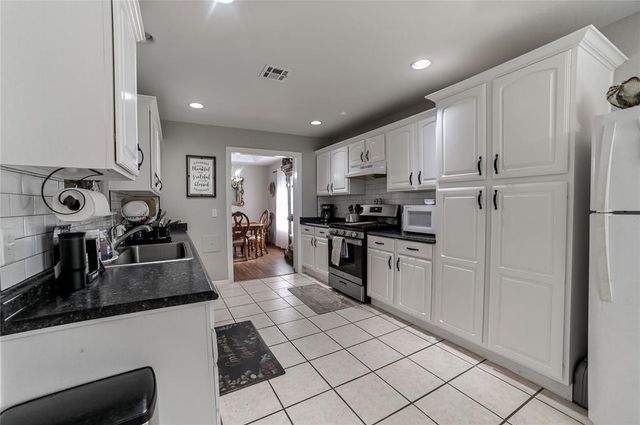 12127 SW 4th Street, Yukon, OK 73099