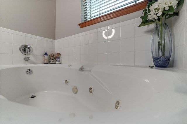 12127 SW 4th Street, Yukon, OK 73099