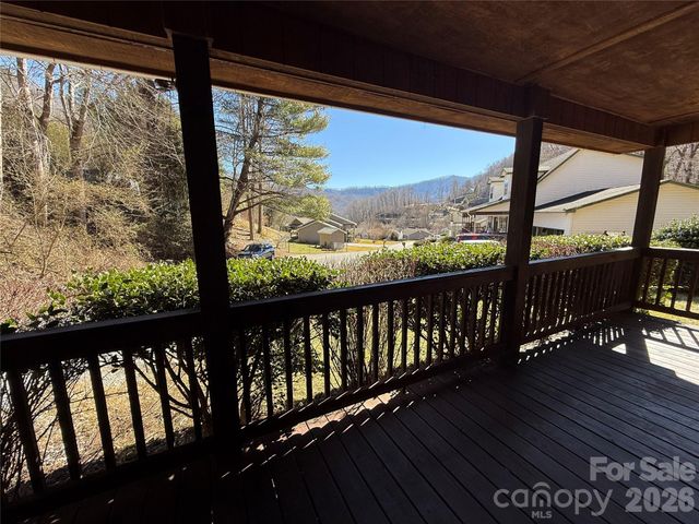 215 Pinellas Lane, Waynesville, NC 28785