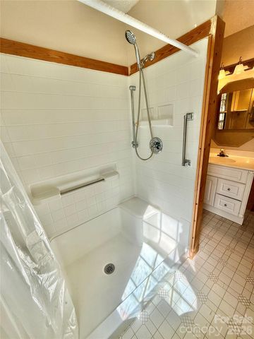 215 Pinellas Lane, Waynesville, NC 28785