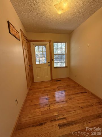 215 Pinellas Lane, Waynesville, NC 28785