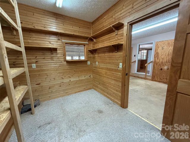 215 Pinellas Lane, Waynesville, NC 28785