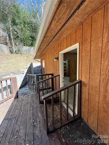 215 Pinellas Lane, Waynesville, NC 28785