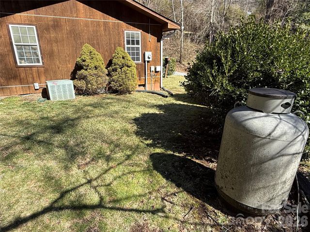 215 Pinellas Lane, Waynesville, NC 28785