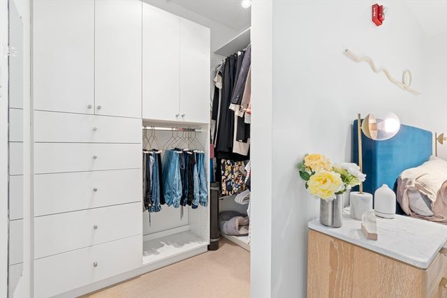 25 Channel Center St 212, Boston, MA 02210