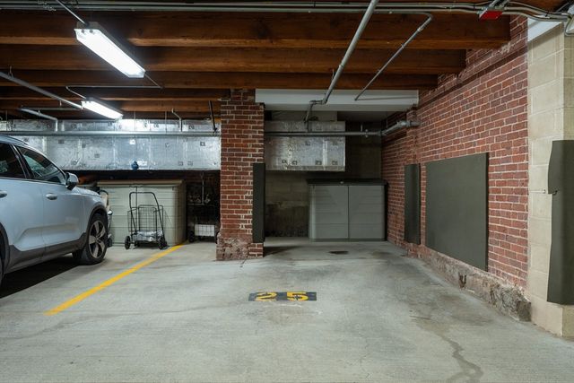 25 Channel Center St 212, Boston, MA 02210