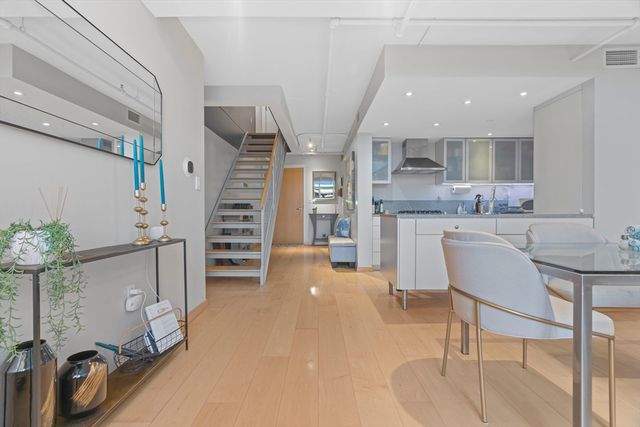 25 Channel Center St 212, Boston, MA 02210