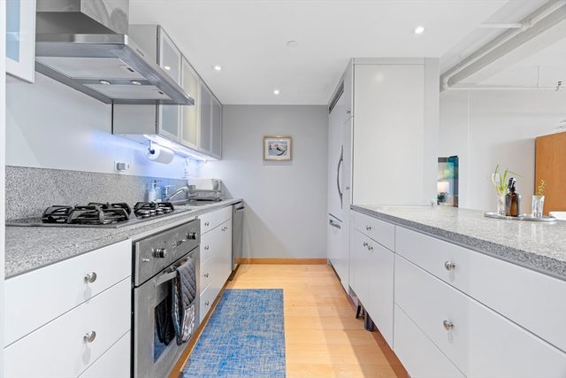 25 Channel Center St 212, Boston, MA 02210