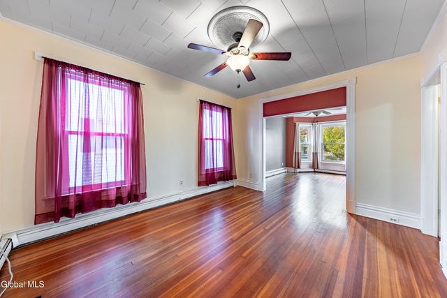 846 7th Avenue, Troy, NY 12182