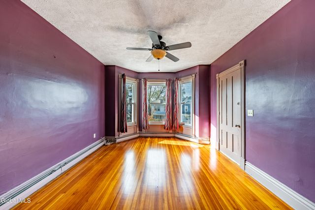 846 7th Avenue, Troy, NY 12182