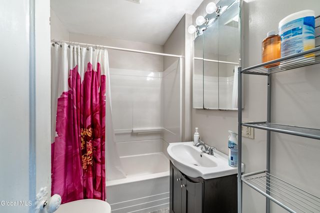 846 7th Avenue, Troy, NY 12182