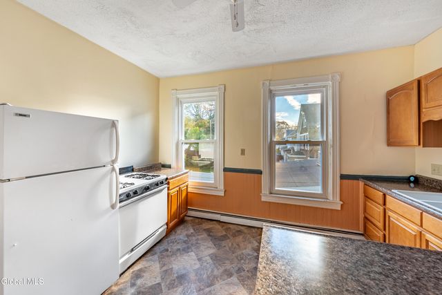 846 7th Avenue, Troy, NY 12182