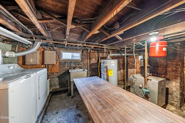 846 7th Avenue, Troy, NY 12182