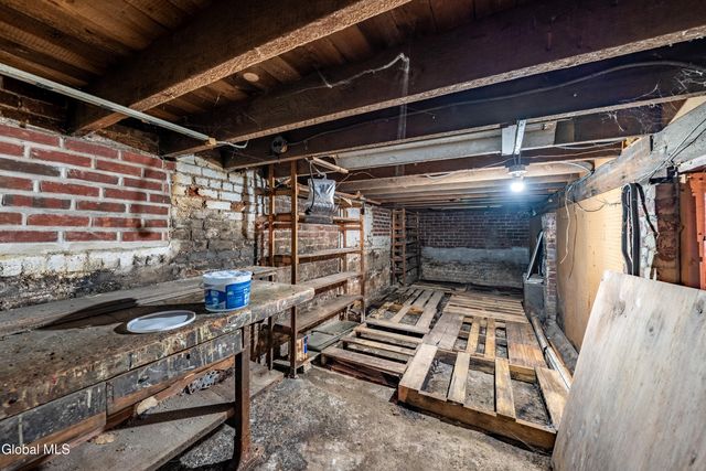 846 7th Avenue, Troy, NY 12182