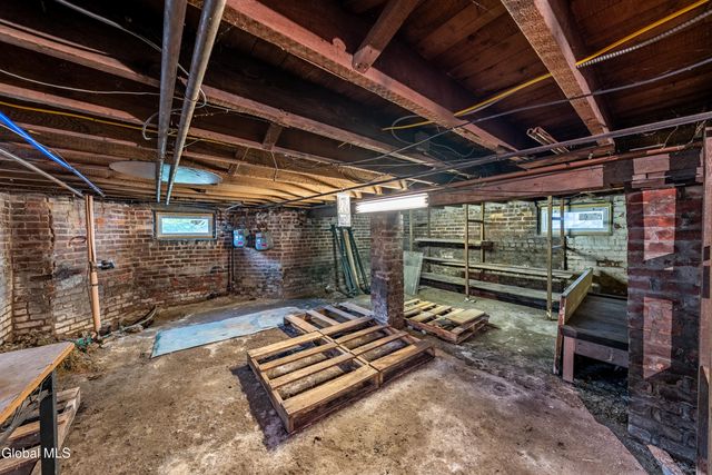 846 7th Avenue, Troy, NY 12182