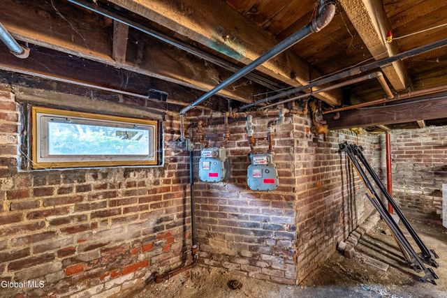 846 7th Avenue, Troy, NY 12182