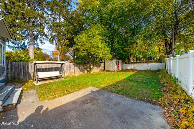 846 7th Avenue, Troy, NY 12182