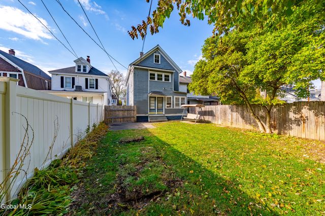 846 7th Avenue, Troy, NY 12182