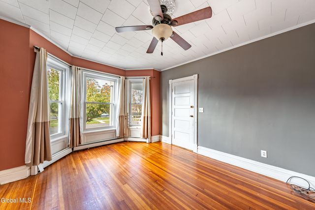 846 7th Avenue, Troy, NY 12182