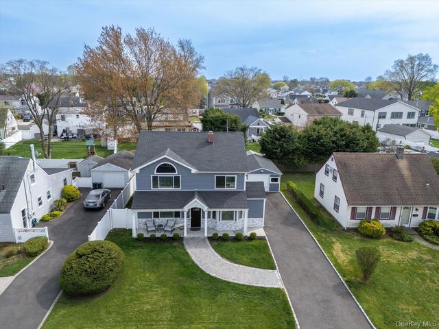 106 Hickory Lane, Levittown, NY 11756
