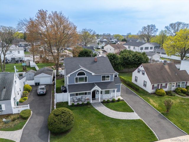 106 Hickory Lane, Levittown, NY 11756