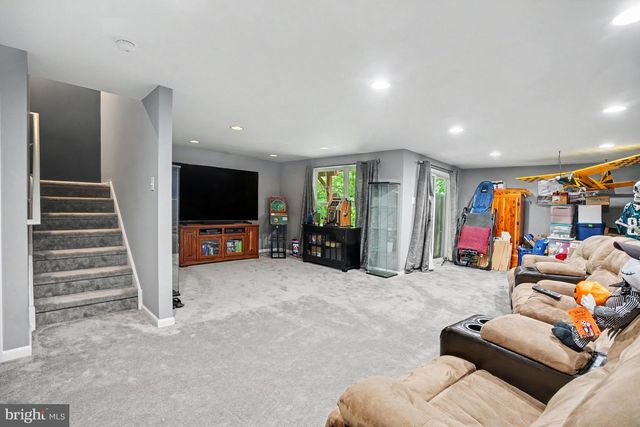 418 NOTTINGHAM LN, Collegeville, PA 19426