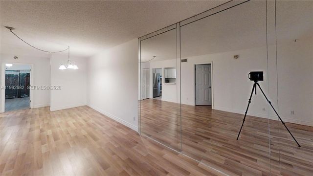 301 N Pine Island Rd 165, Plantation, FL 33324