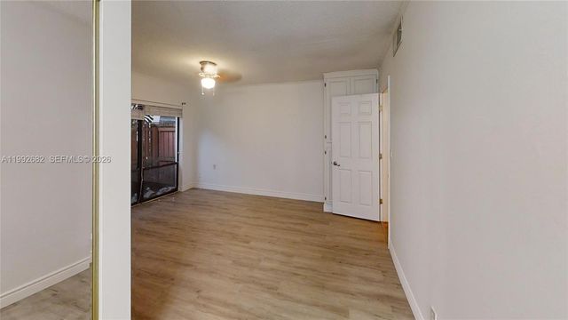 301 N Pine Island Rd 165, Plantation, FL 33324