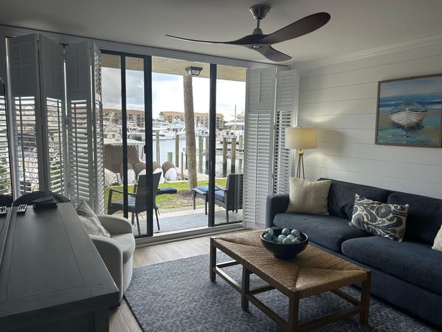 2601 Marina Isle Way 105, Jupiter, FL 33477