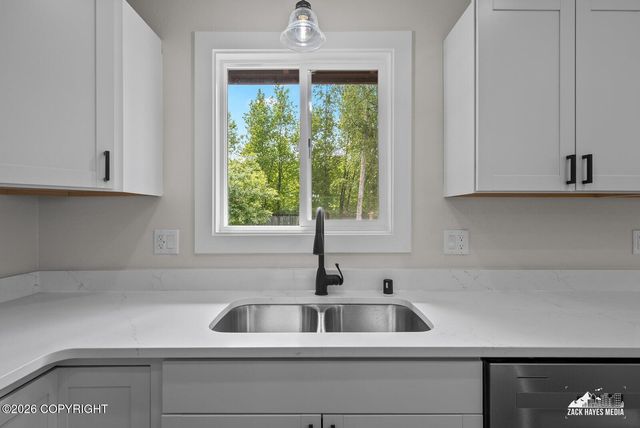 6548 Notting Hill Drive, Anchorage, AK 99504