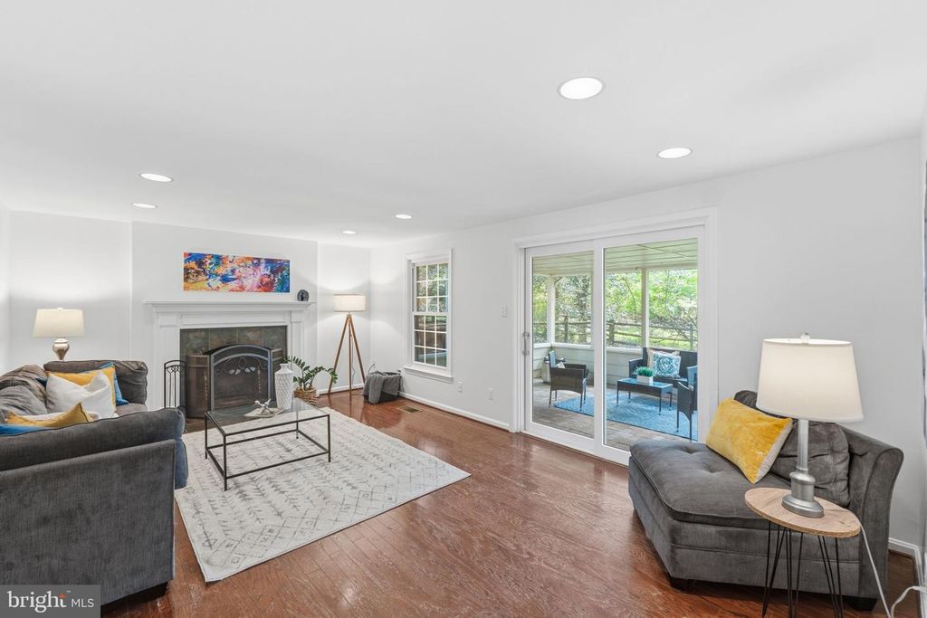 Image 6 of property listing at 5 INFIELD CT S, Potomac, MD 20854