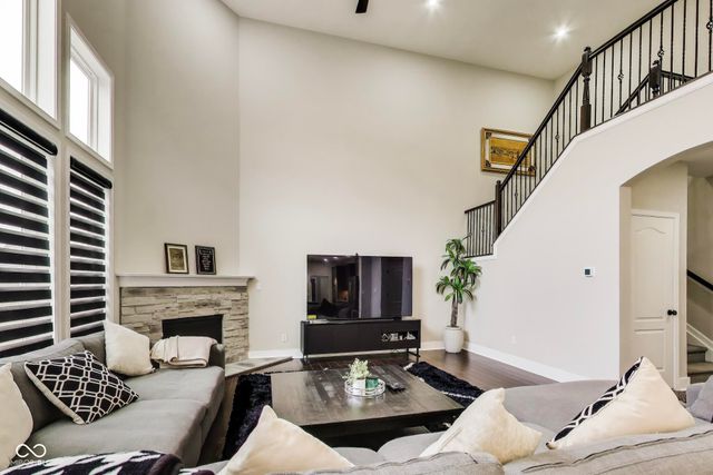 9920 Deep Royal Way, Indianapolis, IN 46239