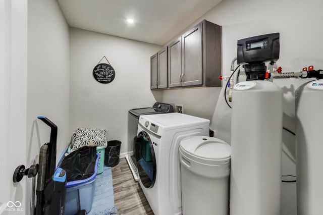 9920 Deep Royal Way, Indianapolis, IN 46239