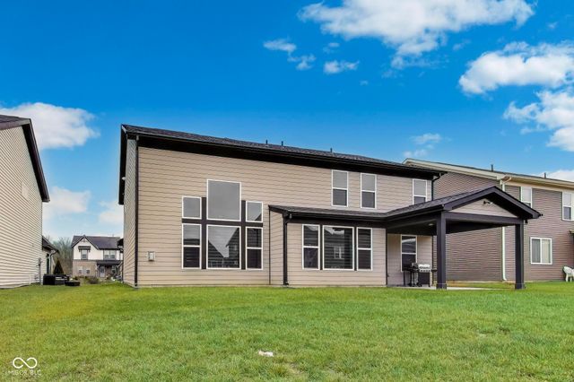 9920 Deep Royal Way, Indianapolis, IN 46239