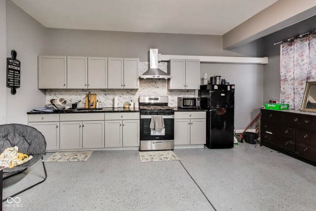 9920 Deep Royal Way, Indianapolis, IN 46239