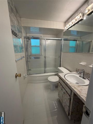 387 Farnham Avenue 2, Lodi, NJ 07644