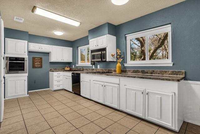 2901 Mark Drive, Arlington, TX 76013