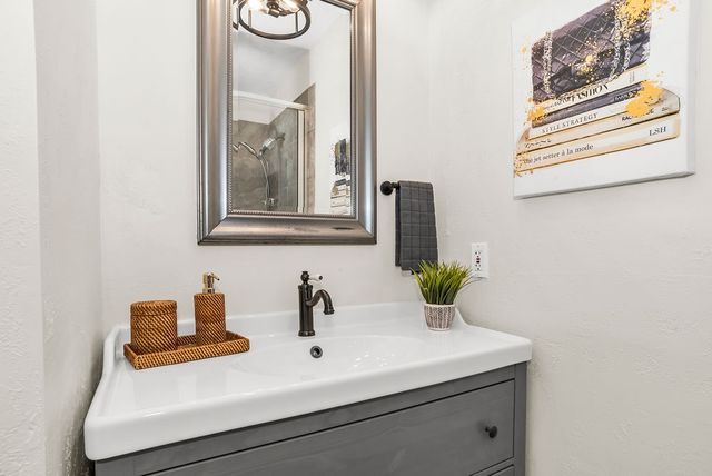 2901 Mark Drive, Arlington, TX 76013