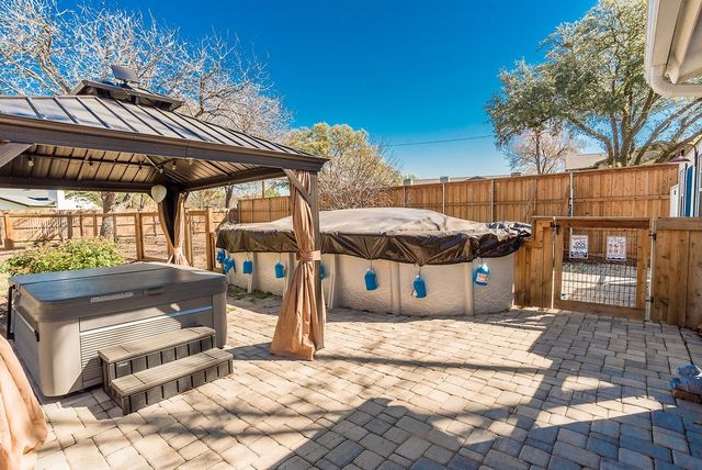 2901 Mark Drive, Arlington, TX 76013