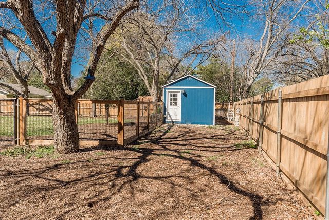 2901 Mark Drive, Arlington, TX 76013