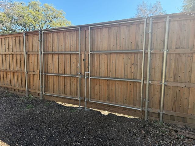 2901 Mark Drive, Arlington, TX 76013