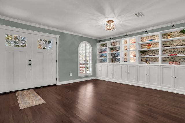 2901 Mark Drive, Arlington, TX 76013