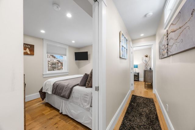 9A Conwell Street 4, Provincetown, MA 02657