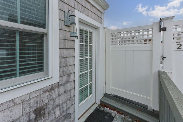 9A Conwell Street 4, Provincetown, MA 02657