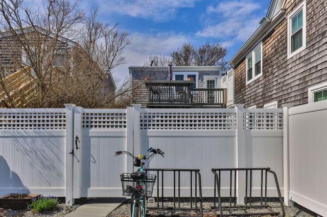 9A Conwell Street 4, Provincetown, MA 02657