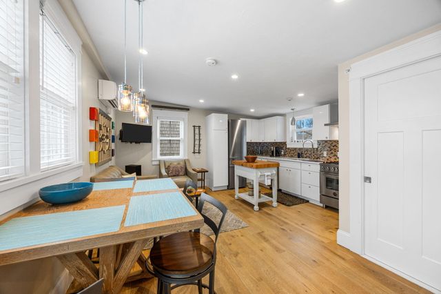 9A Conwell Street 4, Provincetown, MA 02657