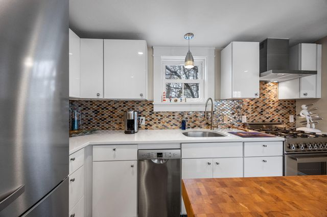 9A Conwell Street 4, Provincetown, MA 02657