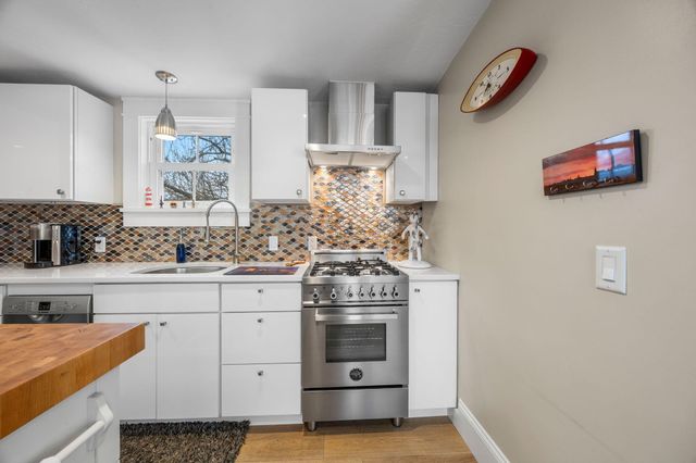 9A Conwell Street 4, Provincetown, MA 02657