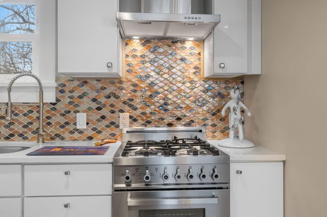 9A Conwell Street 4, Provincetown, MA 02657